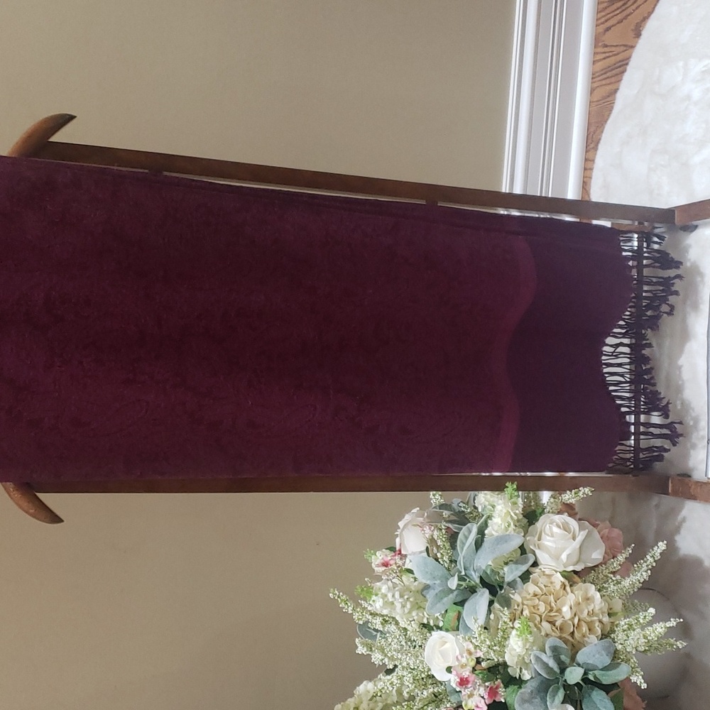 NWOT BURGUNDY SHAWL SILK WITH CASHMERE MADE IN India